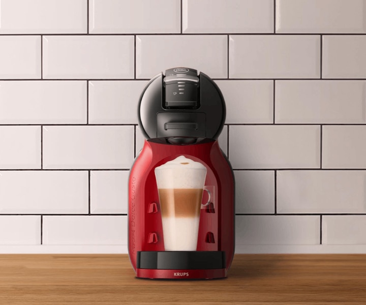 Primer plano Mini Me - Negra Roja Máquina de Café NESCAFÉ® Dolce Gusto®